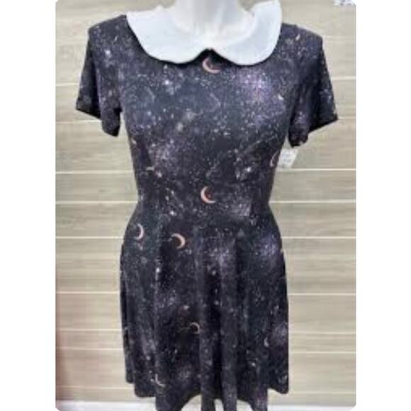 Unique Vintage Cosmic Stars and Moon Dress Peter Pan Collar 60s Mod Dress # - Picture 1 of 2